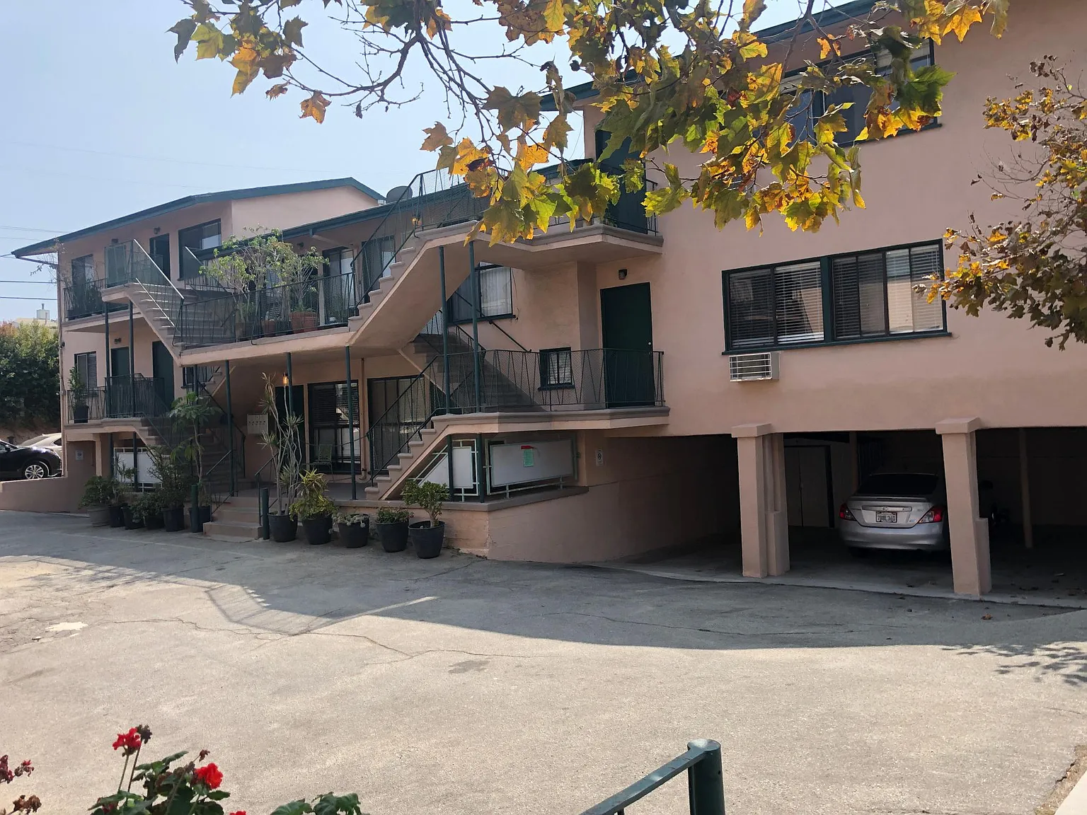 612 Pico Blvd — Photo 2