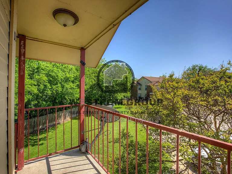5113 Herrick Ct — Photo 3