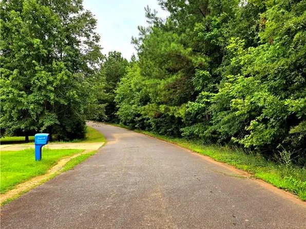 200 Plantation Dr, Lexington, NC 27292