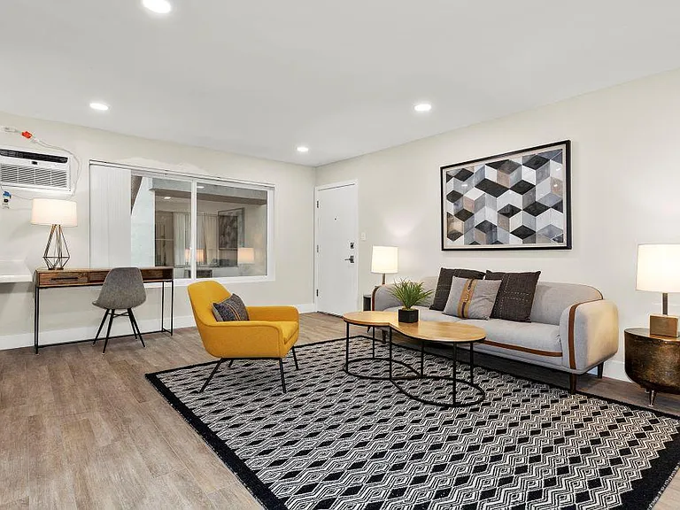 Kling Trio Apartments — Photo 47