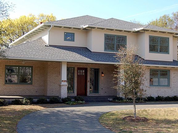 Floor plan provides exceptional setting for entertaining & relaxed living