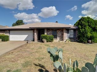 7205 S Meadow Dr E, Fort Worth, TX 76133