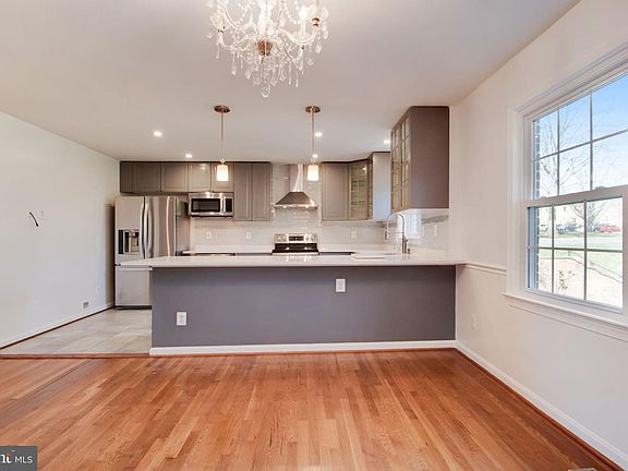 2nd image of 9297 Bailey Ln