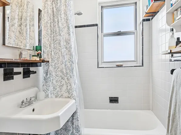 550 Grand Street image 9 of 18