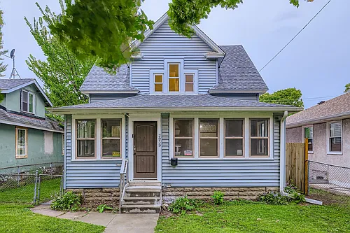 2939 Russell Ave N Photo 1