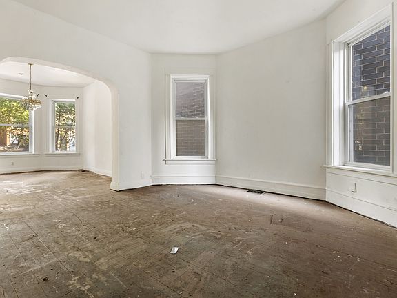 4th image of 1907 W Irving Park Rd
