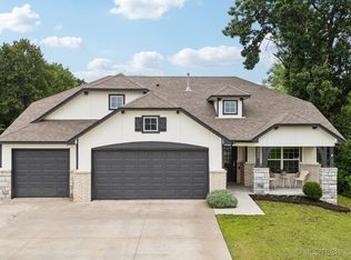 7504 S Indianwood Ave, Broken Arrow, OK 74014