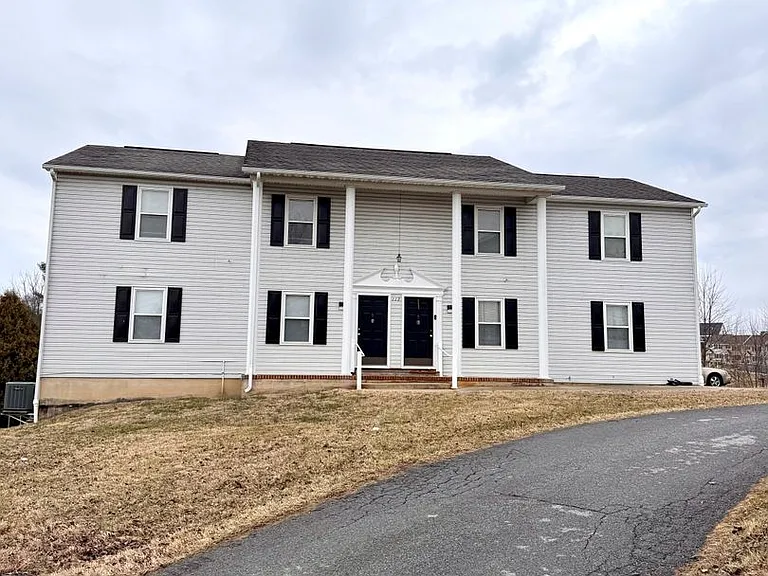 117D Pennie Layne — Photo 1