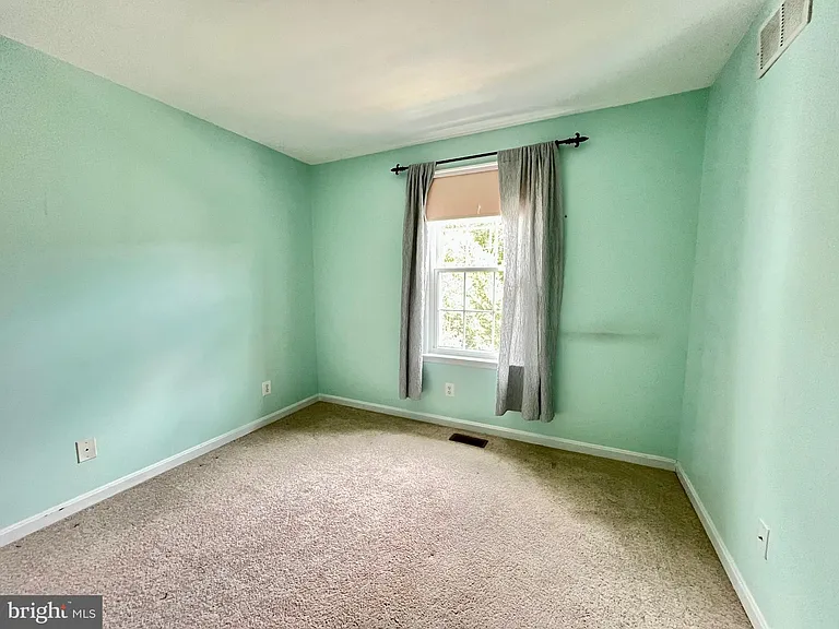 7504 Lamoyne Ct — Photo 34