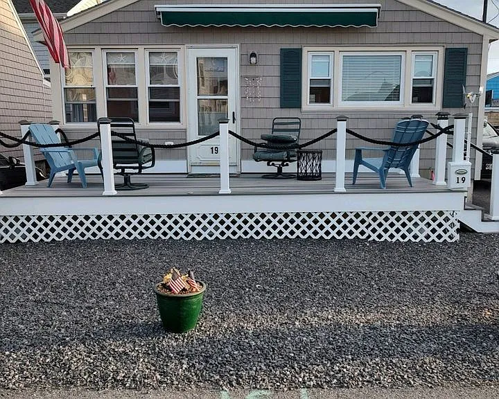 19 Bittersweet Ln — Photo 1