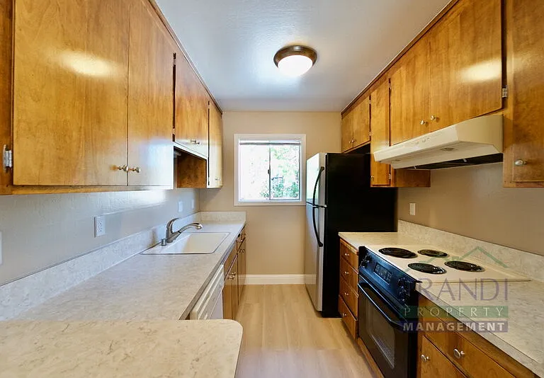 615 B St #3 — Photo 7