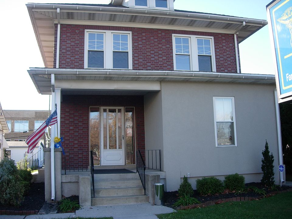 534A Raymond St. Exterior