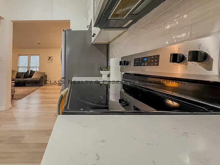 5819 Woodrock Ct — Photo 3