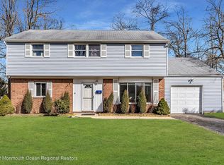 35 Peach Tree Rd, Oakhurst, NJ 07755