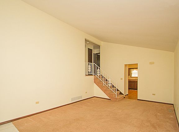 3rd image of 633 McKinley Ave