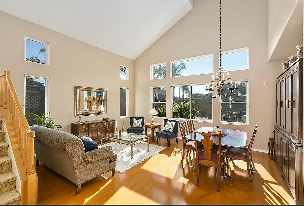4 bed, 3.0 bath, 2791 sqft, $5,500 — Photo 2