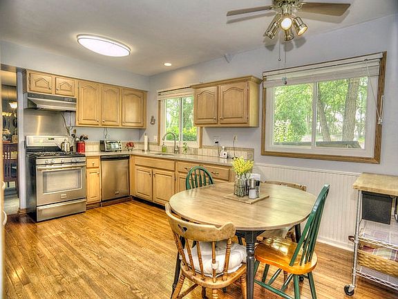 3rd image of 1935 Driftwood Ct