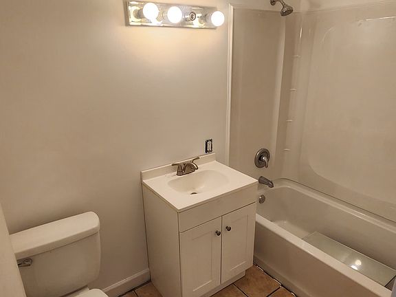4th image of 515 Emmett St APT B11