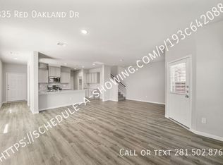 835 Red Oakland Dr, Houston, TX 77090
