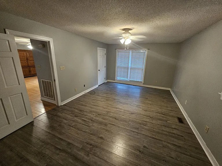 119 S Creek Dr — Photo 11