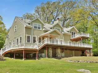 108 Buckberg Mountain Rd, Tomkins Cove, NY 10986