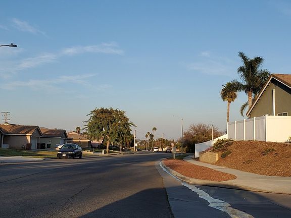 4th image of 775 Canary Ln