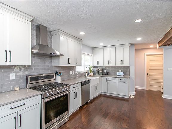 5th image of 7403 Fairway Circle East Dr