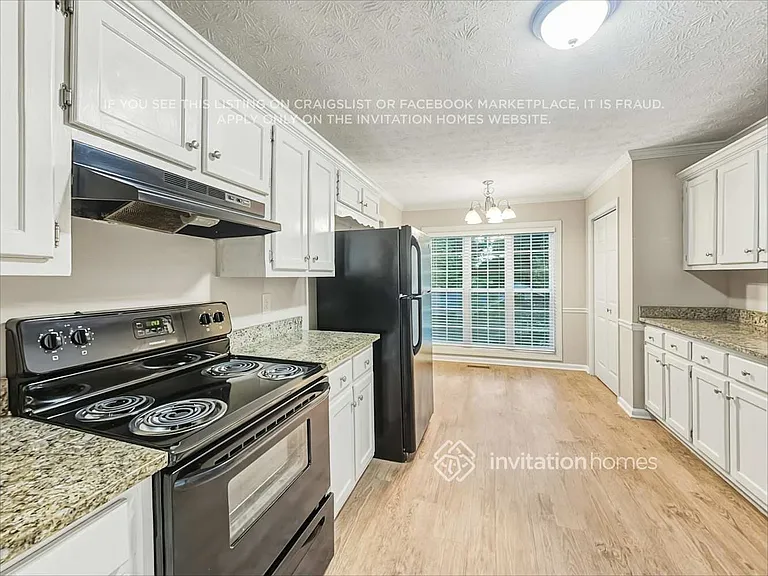 1040 Burning Bush Dr — Photo 17