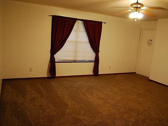 3rd image of 906 N McCarty Ave
