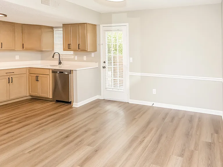 Littlestone Apartments — Photo 38