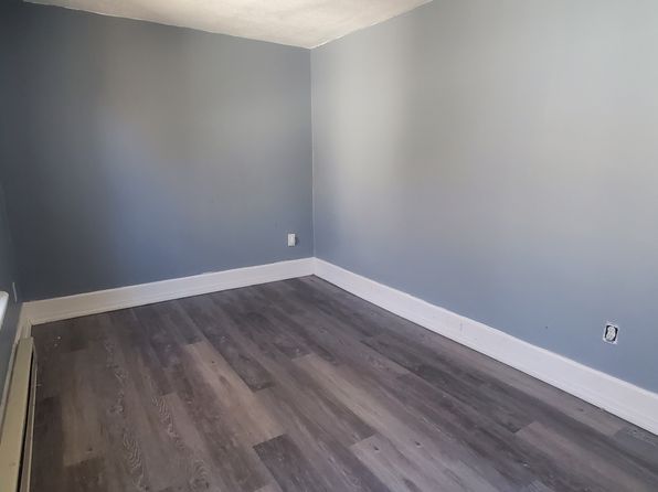 89 Narrow Ln #2