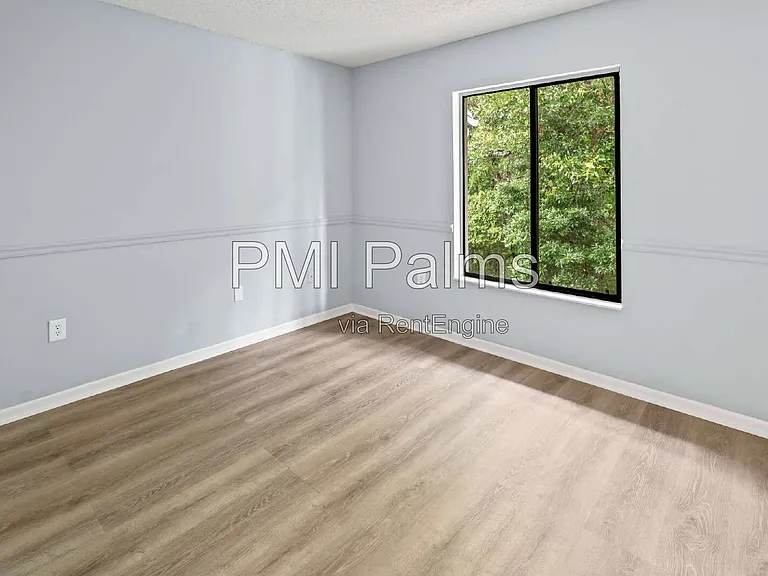 1236 Pine Ridge Cir W #G3 — Photo 8
