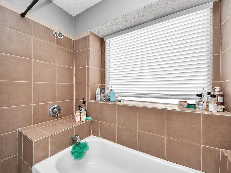 11031 Kirkmead Dr — Photo 24