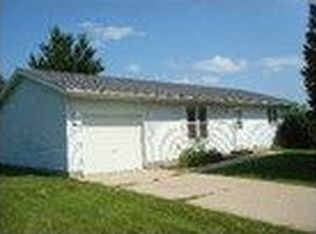 304 7th St, Perry, IA 50220