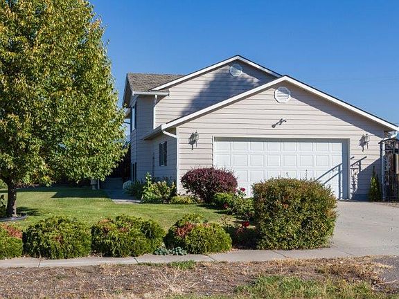 3rd image of 1705 Riverwood Ln