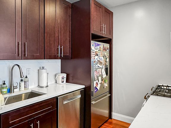 3rd image of 88 Greenwich St APT 524