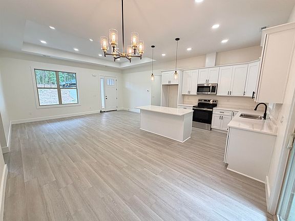 4th image of 187 Susans Rd