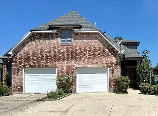3 bed, 2.5 bath, 1640 sqft, $2,000 — Photo 2
