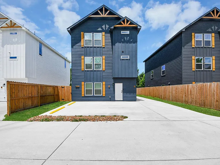 8021 Birmingham St #B — Photo 30
