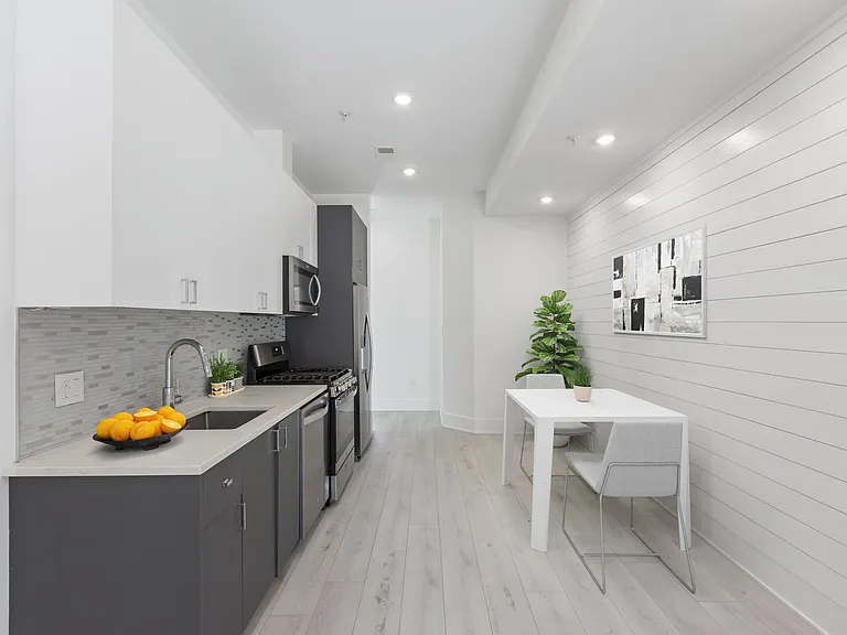 1202 Longfellow St NW #5 — Photo 5