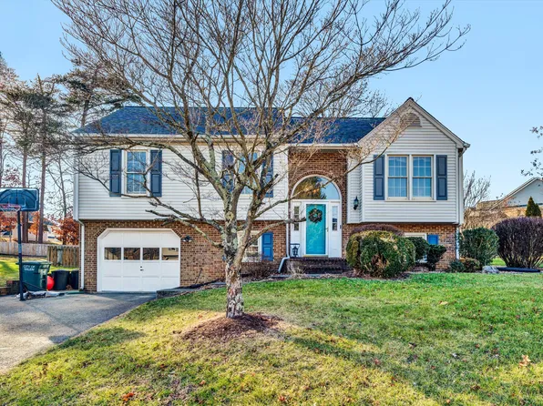 325 N Mill Ct, Salem, VA 24153