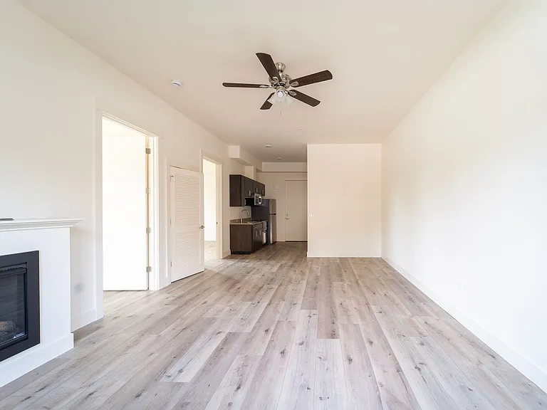 Capitol Hill Apartments — Photo 38