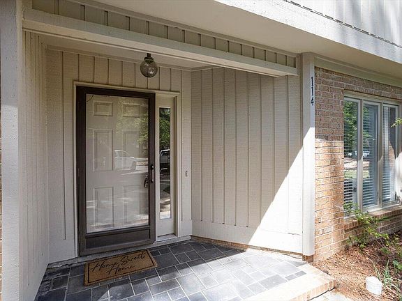 3rd image of 114 Mossbark Ln