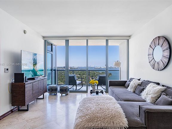 5th image of 601 NE 36th St APT 2908