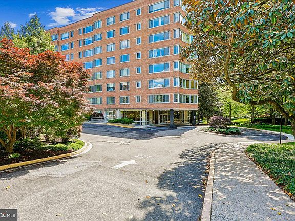 2nd image of 4200 Cathedral Ave NW APT 716