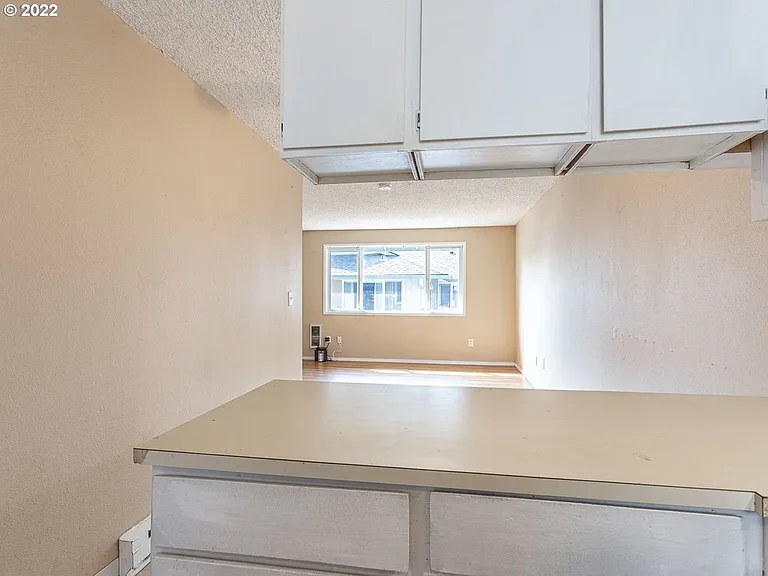 909 W 36th St #B — Photo 13