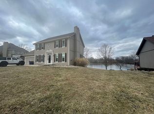 102 Amaryllis Cir, Smithville, MO 64089