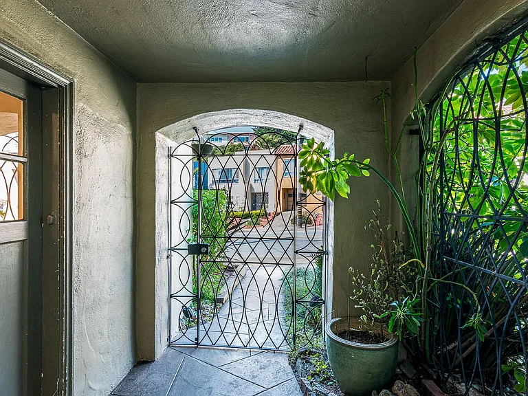 919 Teresita Blvd — Photo 2