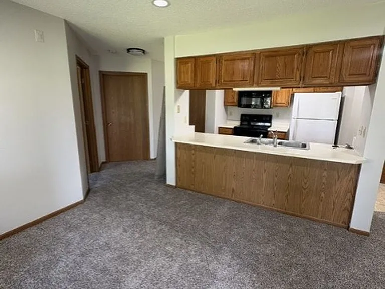 36 Plex - Village Green Apartments — Photo 1