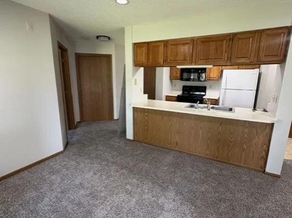 36 Plex - Village Green Apartments